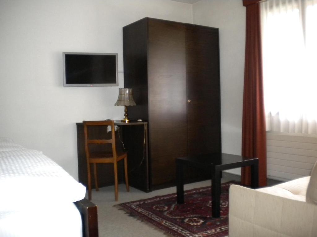 Hotel Gotthard Gurtnellen Oda fotoğraf